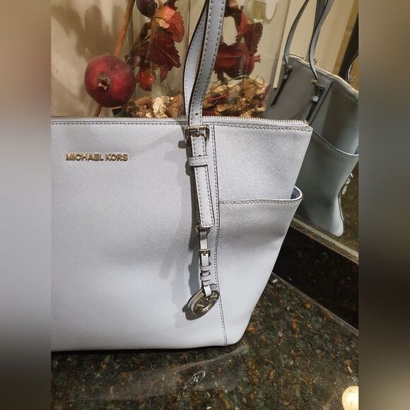 Michael Kors Jet Set Snap Pocket Tote Bag - Picture 3 of 16